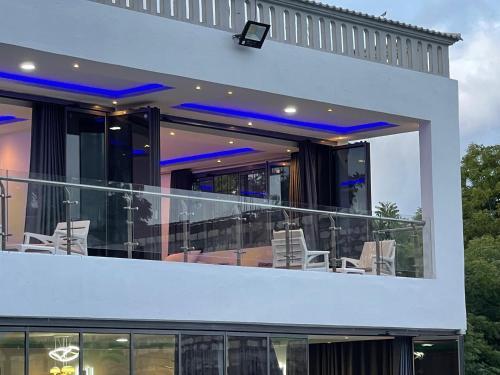 Modern 5-bedroom Villa With Pool, (a Kids Heaven).