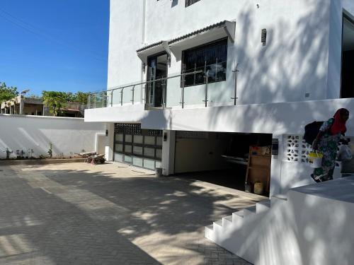 Modern 5-bedroom Villa With Pool, (a Kids Heaven).