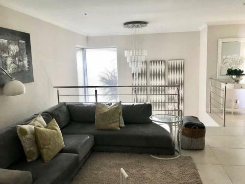 Amani Luxury Airbnb Near The Beach