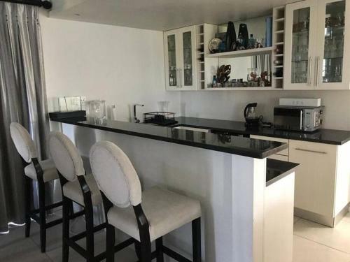 Amani Luxury Airbnb Near The Beach