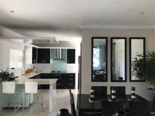 Amani Luxury Airbnb Near The Beach