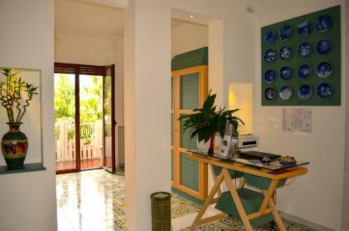 Hostal Luiselle Charming Accommodation Sorrento City Center