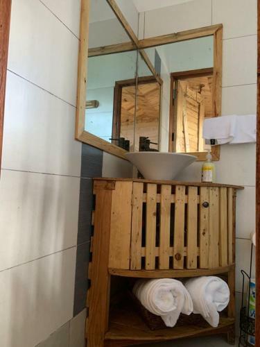 Hostal Enchanting Pallet-themed Olugulu Cottage