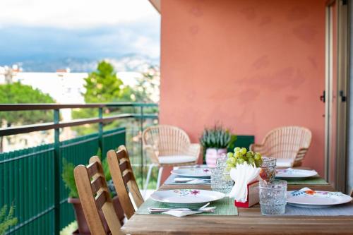 Central Sorrento Home With Amazing View Terraces