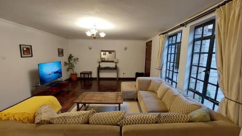 Peaceful, Spacious, Open-plan 2br Apartment Set In Large Mature Garden.