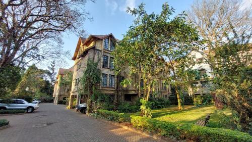 Peaceful, Spacious, Open-plan 2br Apartment Set In Large Mature Garden.