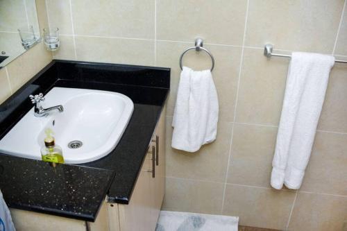 Apartamento West Suites - 112