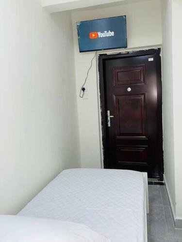 Cozy And Low Budget Studio In A Kilimani Apartment
