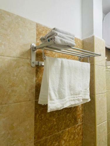 Cozy And Low Budget Studio In A Kilimani Apartment