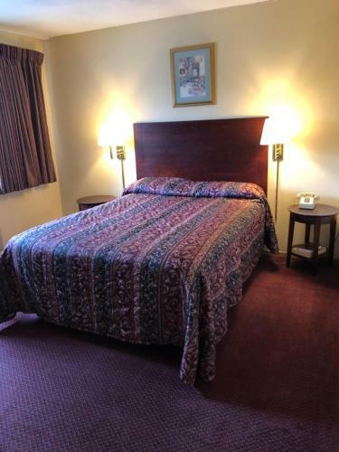 Hotel Latham Inn