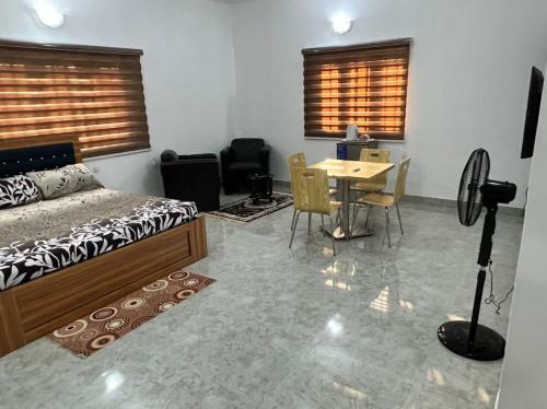 Apartamento Residential House In A Secure & Serene Environment