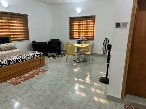 Apartamento Residential House In A Secure & Serene Environment