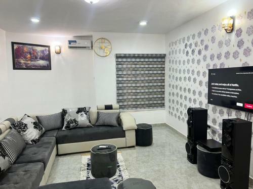 Apartamento Residential House In A Secure & Serene Environment