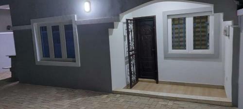Apartamento Residential House In A Secure & Serene Environment
