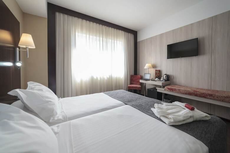 Hotel H2 Salymar