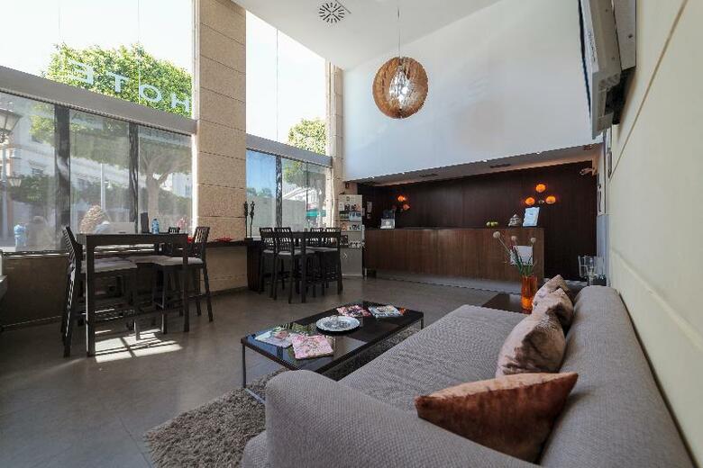Hotel H2 Salymar