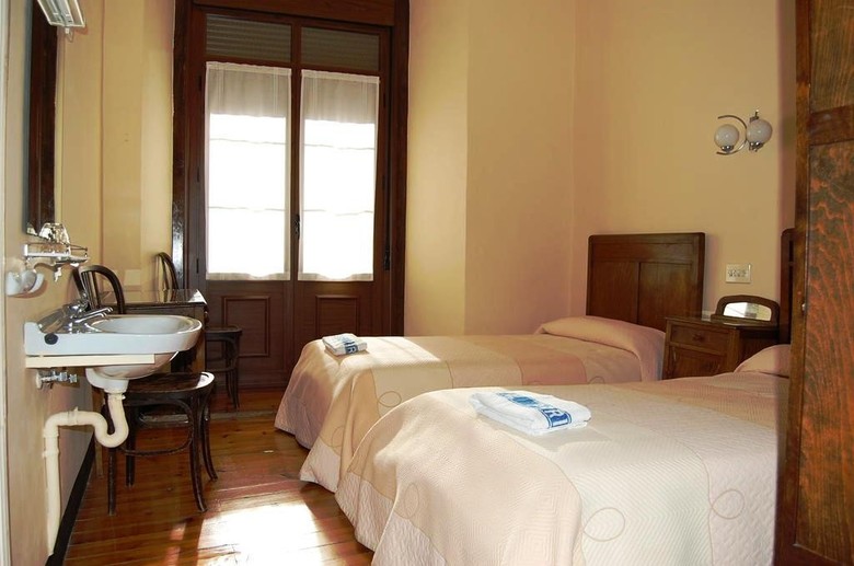 Hostal Paris