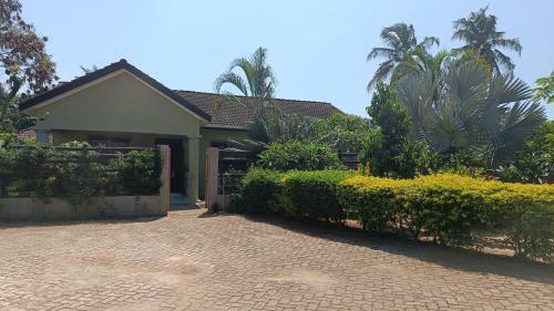 Dar Es Salaam Modern House Near Beach With Wifi