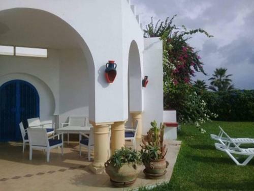 Hostal Maamoura Beach House