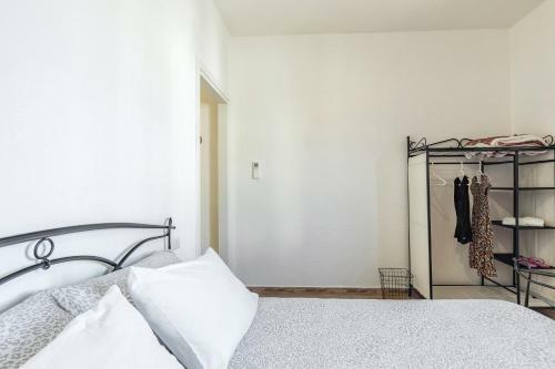 Bed & Breakfast Acquazzurra Guest House
