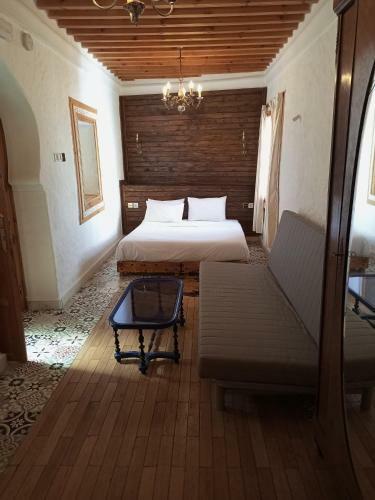 Riad La Santa