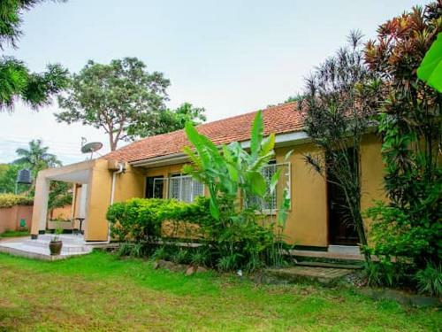 Bed & Breakfast Amrage Suites Muyenga