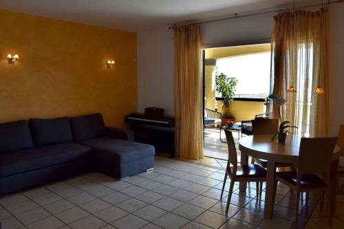 Taormina Sunny Apartment - Taormina Holidays