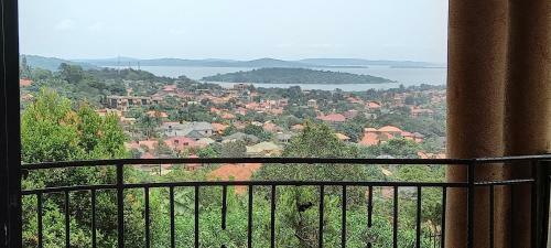 4 Bedroom Lake View House In Buziga