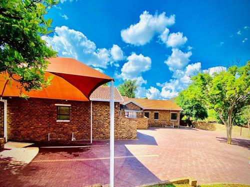 Hostal C&c Hotel Vibes Randpark Ridge Jhb 14 Units Available