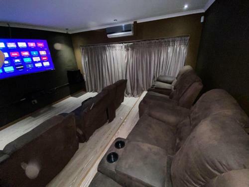 Hostal C&c Hotel Vibes Randpark Ridge Jhb 14 Units Available