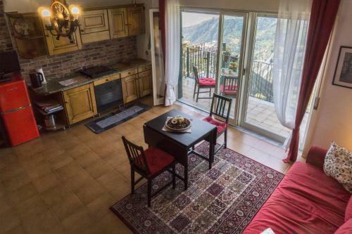 Rocca Del Saraceno Apartment - Etna View