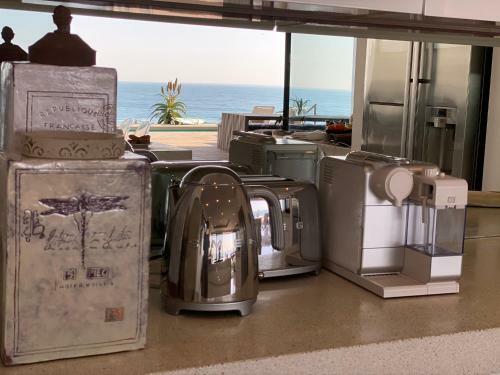 Dolphin Coast Yolo Spaces - Beach House Villa