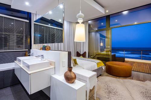 Dolphin Coast Yolo Spaces - Beach House Villa