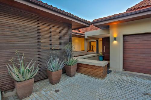 Villa Zimbali 4 Bedroom With Pool Zhb1