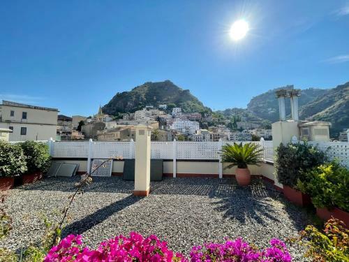 Luxury Apartment Taormina With Pool And Parking