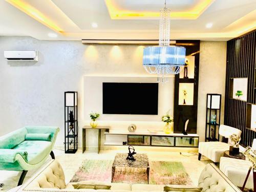 Shortlethomes Tiara's Short Let Apartment In Lekki Phase 1