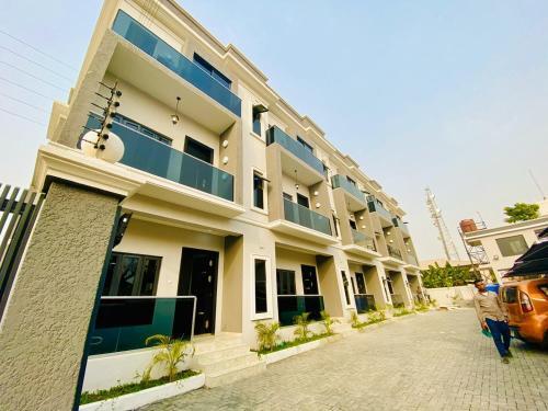 Shortlethomes Tiara's Short Let Apartment In Lekki Phase 1