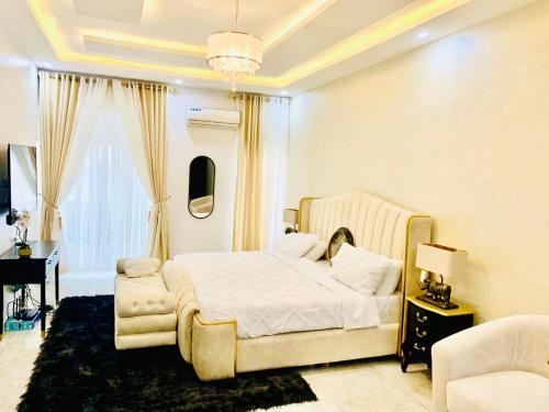 Shortlethomes Tiara's Short Let Apartment In Lekki Phase 1