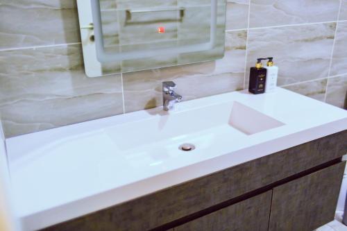 Shortlethomes Tiara's Short Let Apartment In Lekki Phase 1