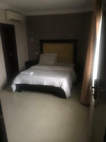 De?bliss Hotel And Suite