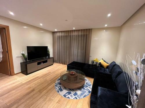 Superb New Apartment With See View & Free Parking