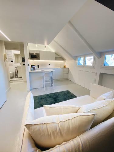 Apartamento La Mansarda In Bianco - Design Suite