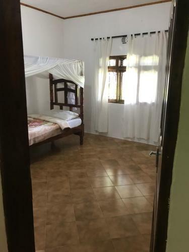 Hostal Usariver - House