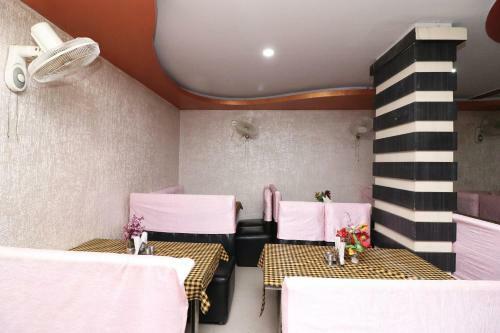 Oyo 29064 Hotel Sai International