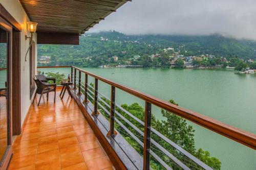 Villa Stayvista At Lakeview Manor