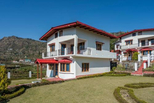 Stayvista At Lakeside Chalet 1