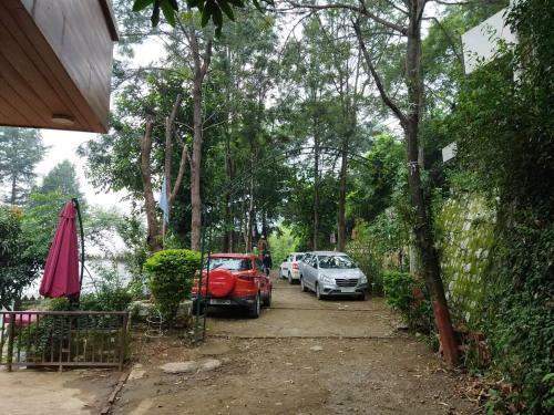 Lodge Rudraksha Cottage & Resort