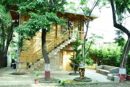 Lodge Rudraksha Cottage & Resort