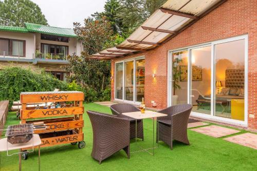 Villa Stayvista At Oberoi's Chalet