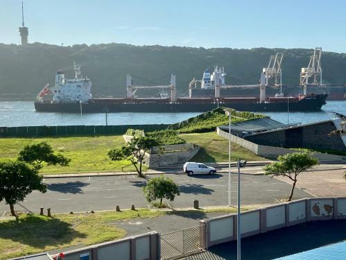 Apartamento Ushaka Waterfront - Luxurious Lavish Looker